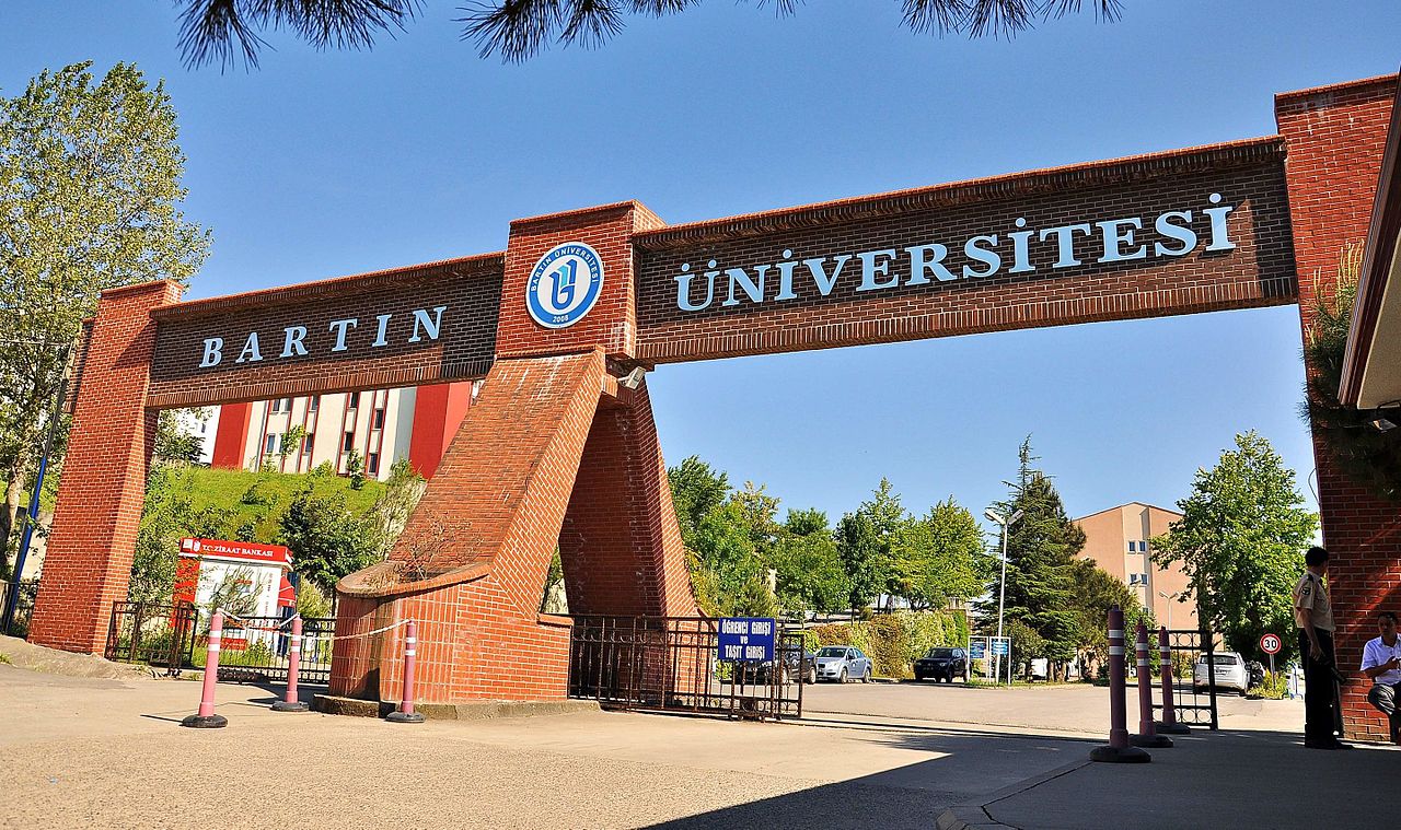 Gerbang Bartin University
